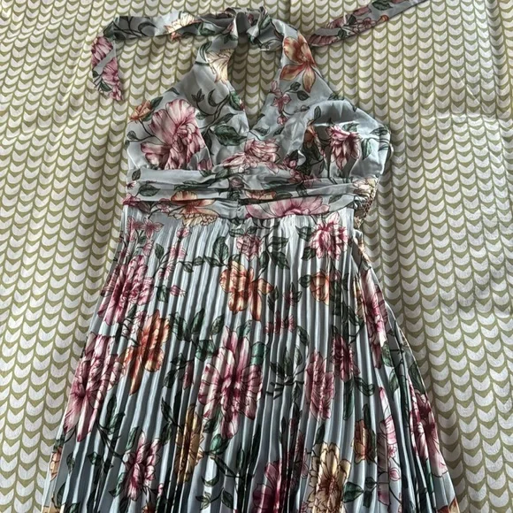 Jessica Simpson | Dresses | Jessica Simpson Halter Floral Pleated Maxi Dress  | Poshmark